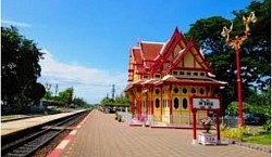 หัวหินบ้านพ่อพักผ่อนที่ชายหาดกับสายลมและทะเล